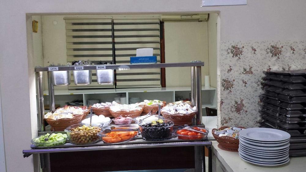 Yakamoz Otel 5*